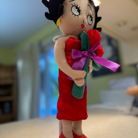 Betty Boop Rag Doll in Red Dress with Purple I love you Heart - Picture 7 of 8